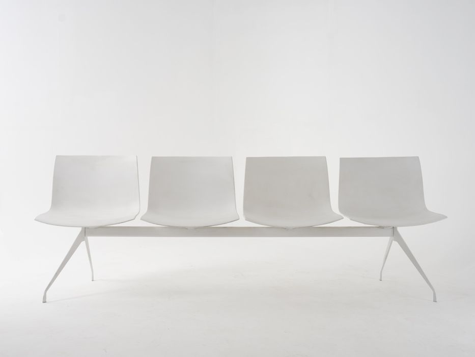 Cadeiras em viga 4 lugares Catifa- Arper