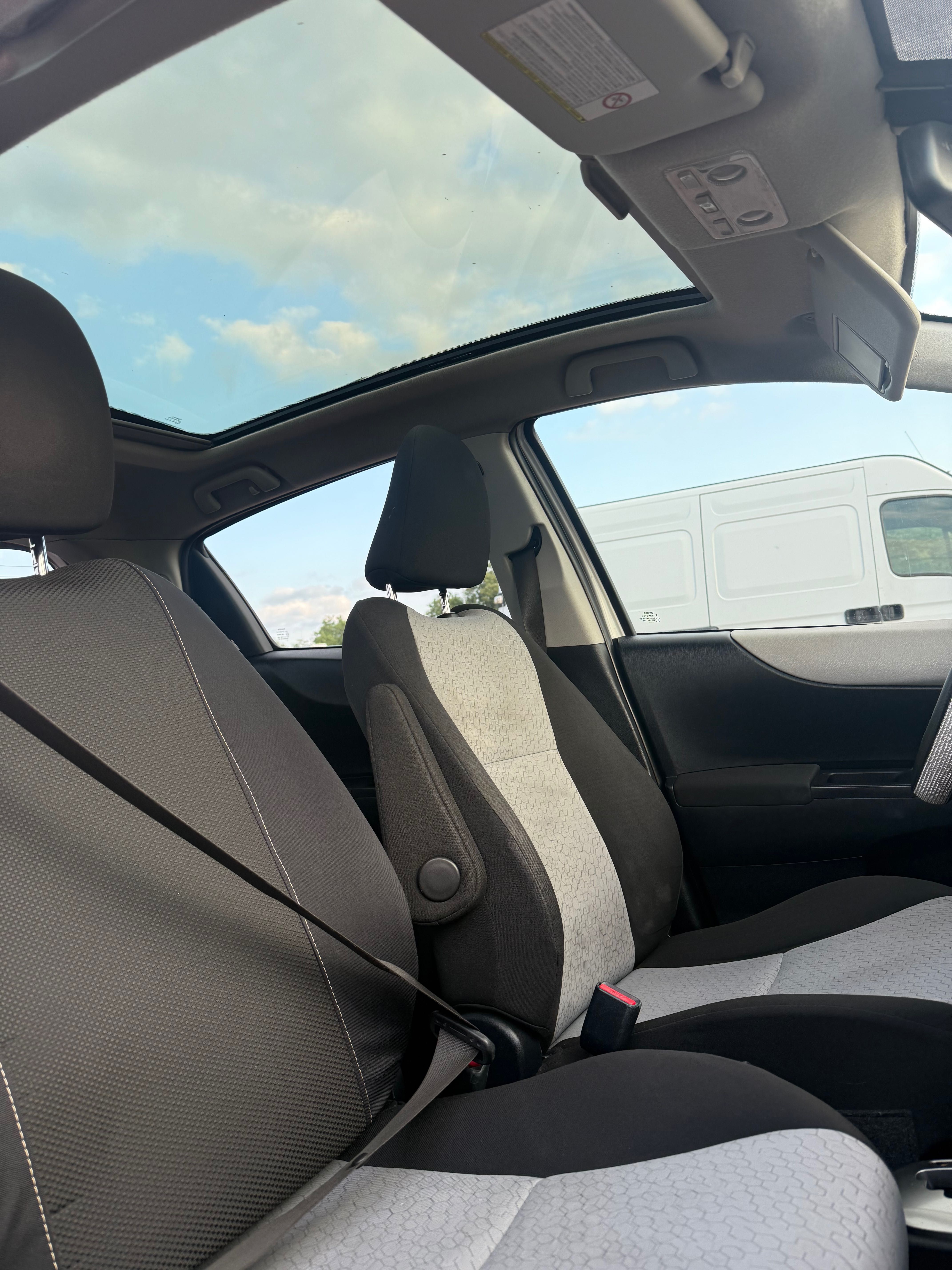 Toyota Yaris 2012 Prestige