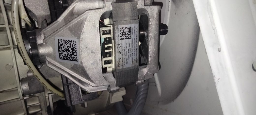 Мотор Indesit IWSB 51051 UA
