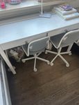 Biurko IKEA HEMNES i krzesła