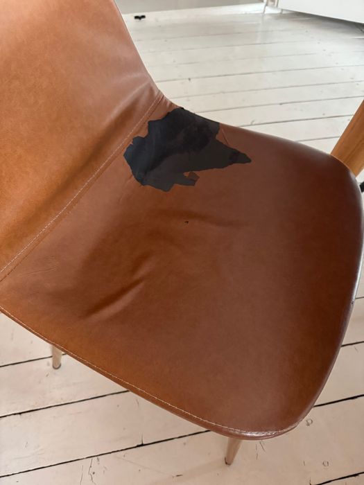 Krzesła do stołu w salonie, jadalni