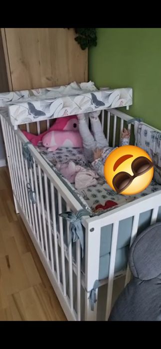Białe Łóżeczko Sosnowe z Szufladą Krzyś + Barierka dla opcji Sofa /Arc
