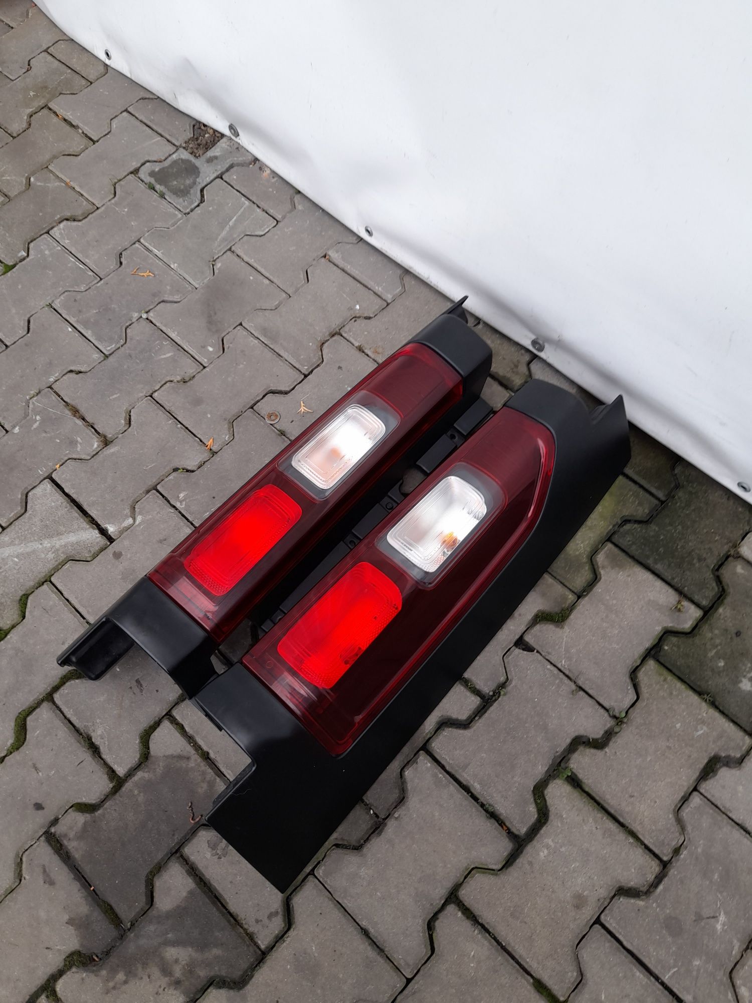 Фонарь задній стоп Renault Trafic 3 Opel Vivaro Тафик Виваро