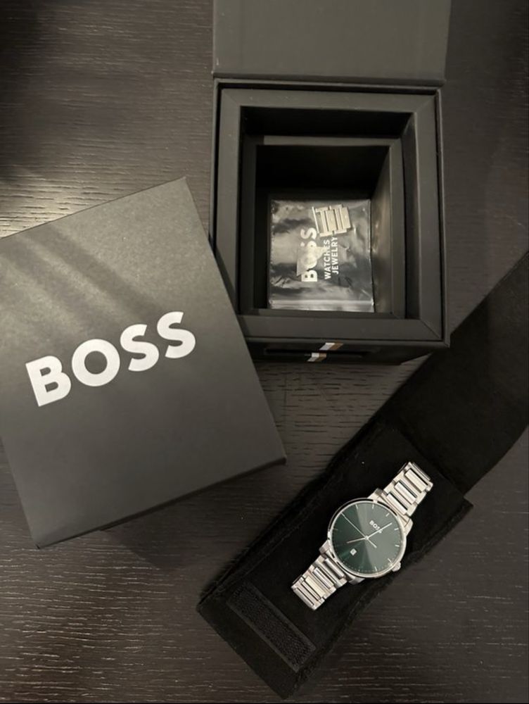 Relógio Boss - Detalhe Verde