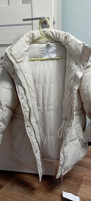 Продам зимний пуховик.