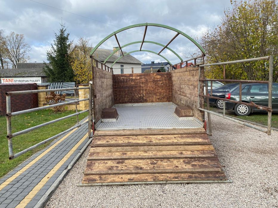 Przyczepa do przewozu zwierząt Bydła Świń Koni Owiec