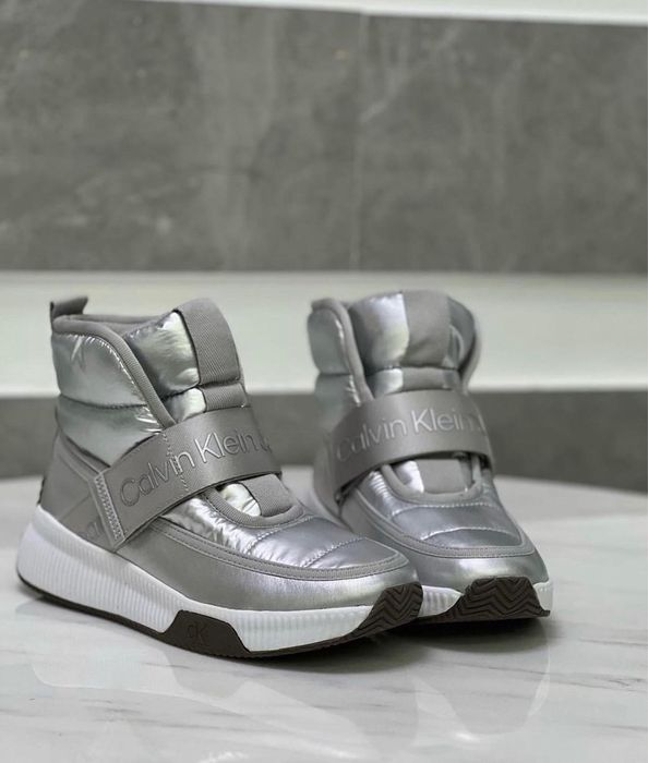 Жіночі теплі зимні черевики дутіки 37,38 розмір оригінал Calvin Klein