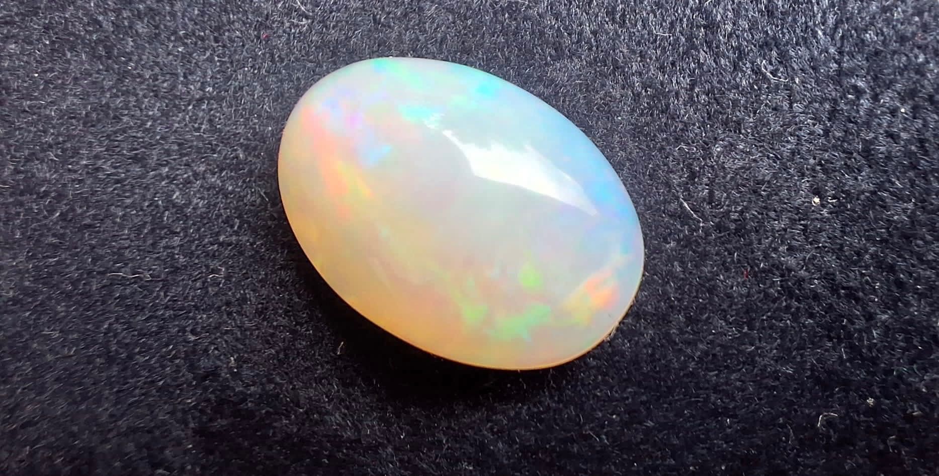 Opal naturalny, Kenia, 5,25 ct