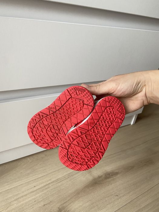 Кросівки/взуття для дівчинки Adidas