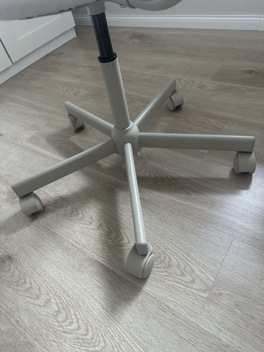 Krzesło do biurka Ikea beżowe BLECKBERGET