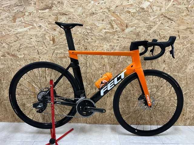 Bicicleta Felt AR Disc Sram Force AXS 12v