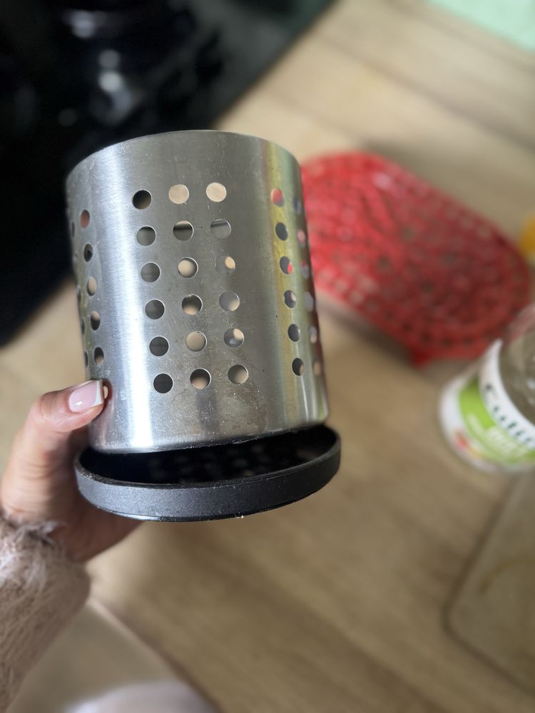 Ociekacz metalowy z lodstawka