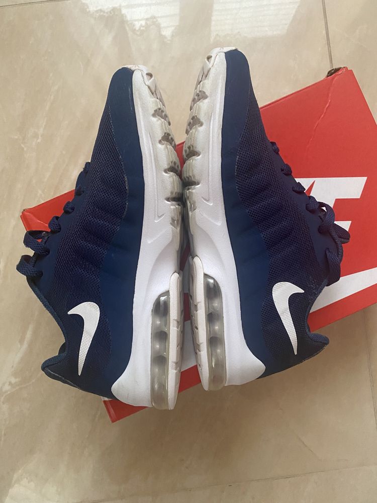 Świetne oryginslne,lekkie sneakersy-38,5 Nike Air