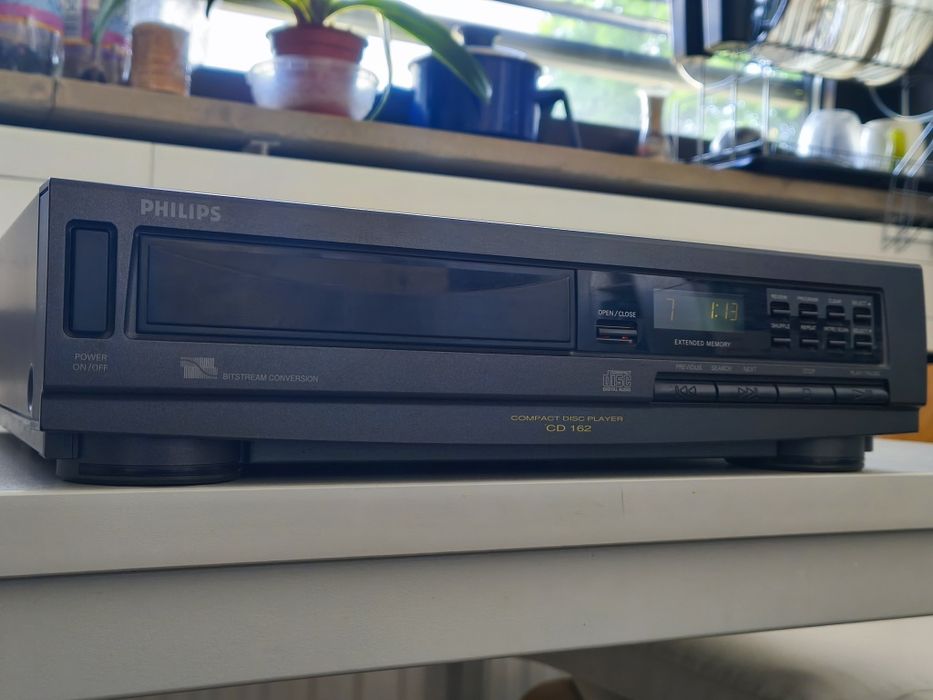 CD програвач Philips CD 162 ! Відмінний стан !