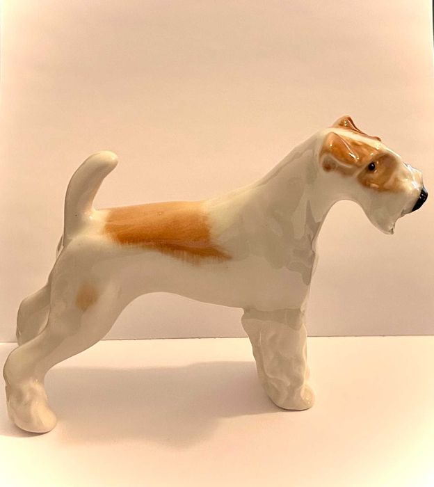 Porcelanowa figurka foksteriera Łomonosow