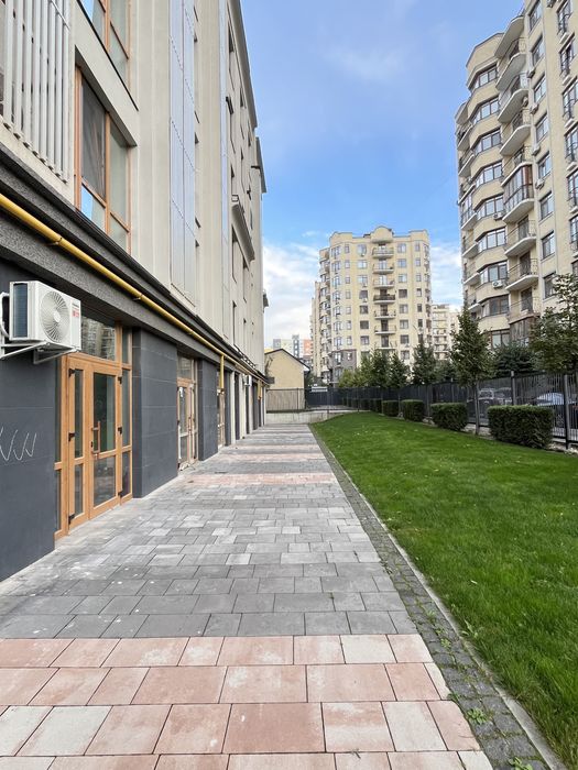 Аренда фасадного помещения в ЖК Бургундия