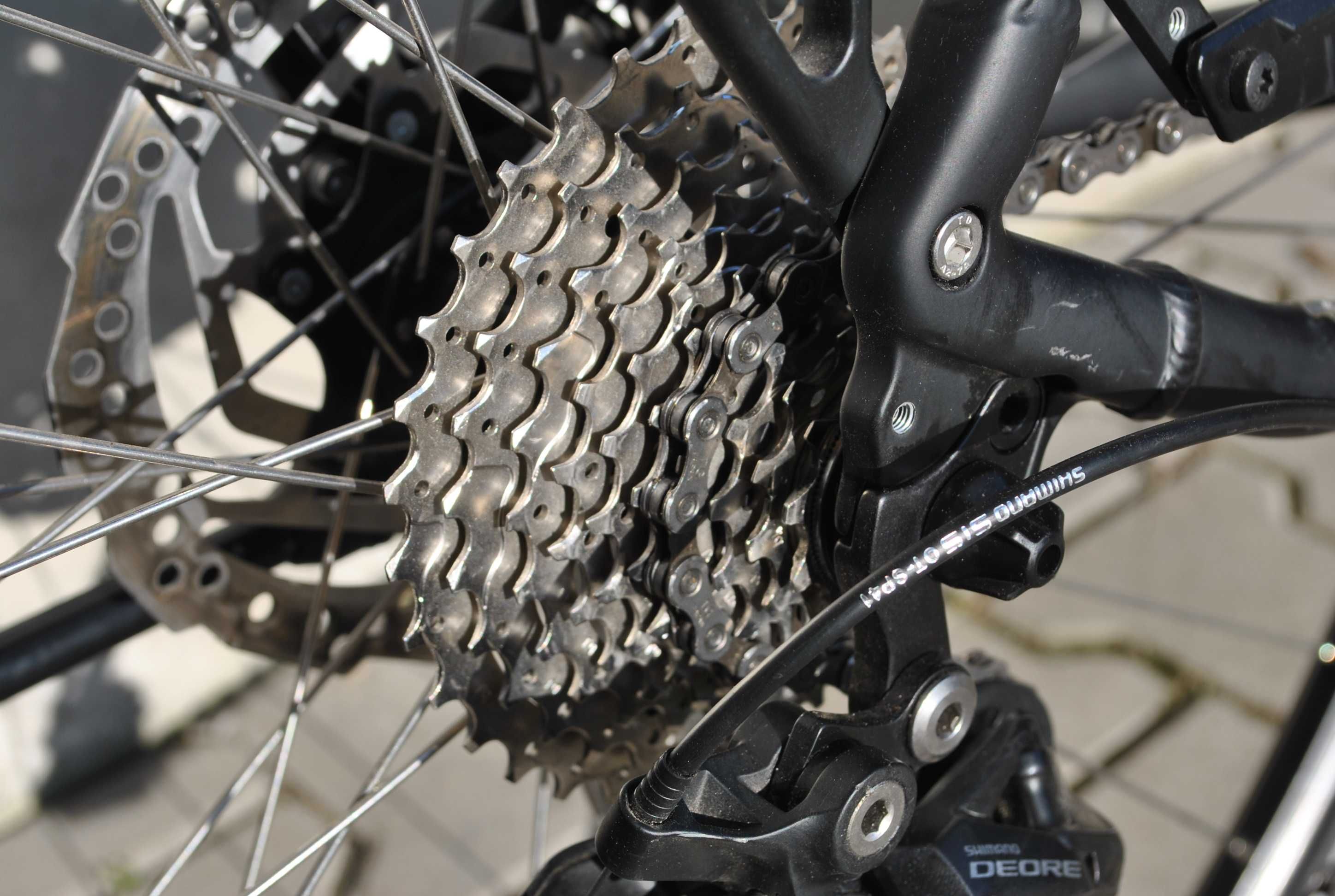 Idealny rower trekkingowy KTM Saragossa 27 28" Shimano Deore Dynamo