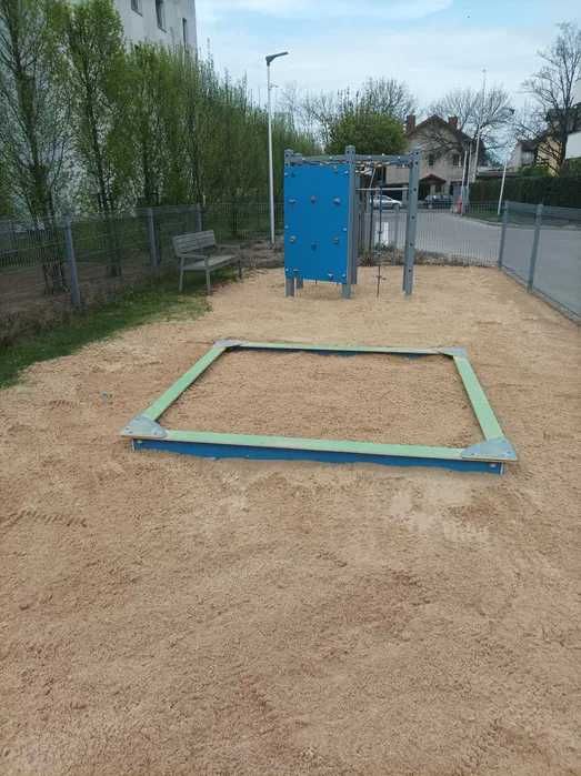 piasek do piaskownicy z atestem, wymiana piasku, piasek siany/kwarcowy