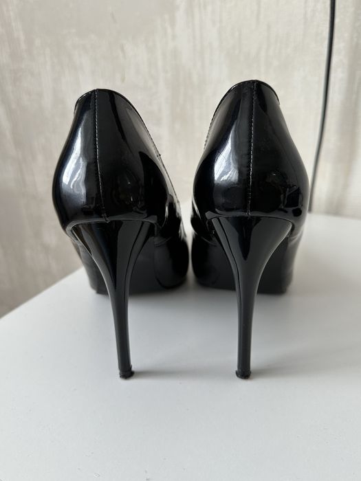 Туфлі лодочки лакові 37 розмір