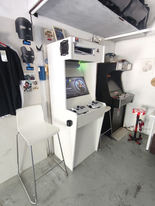 Arcade feita  com  PS5