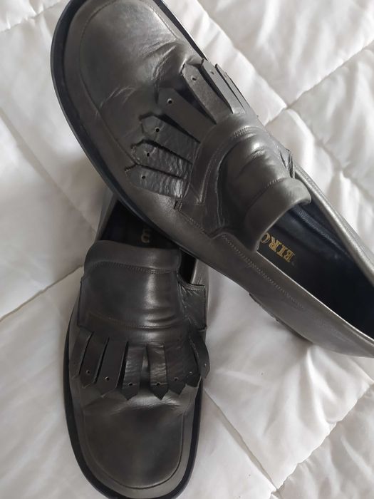 Sapatos senhora em pele.