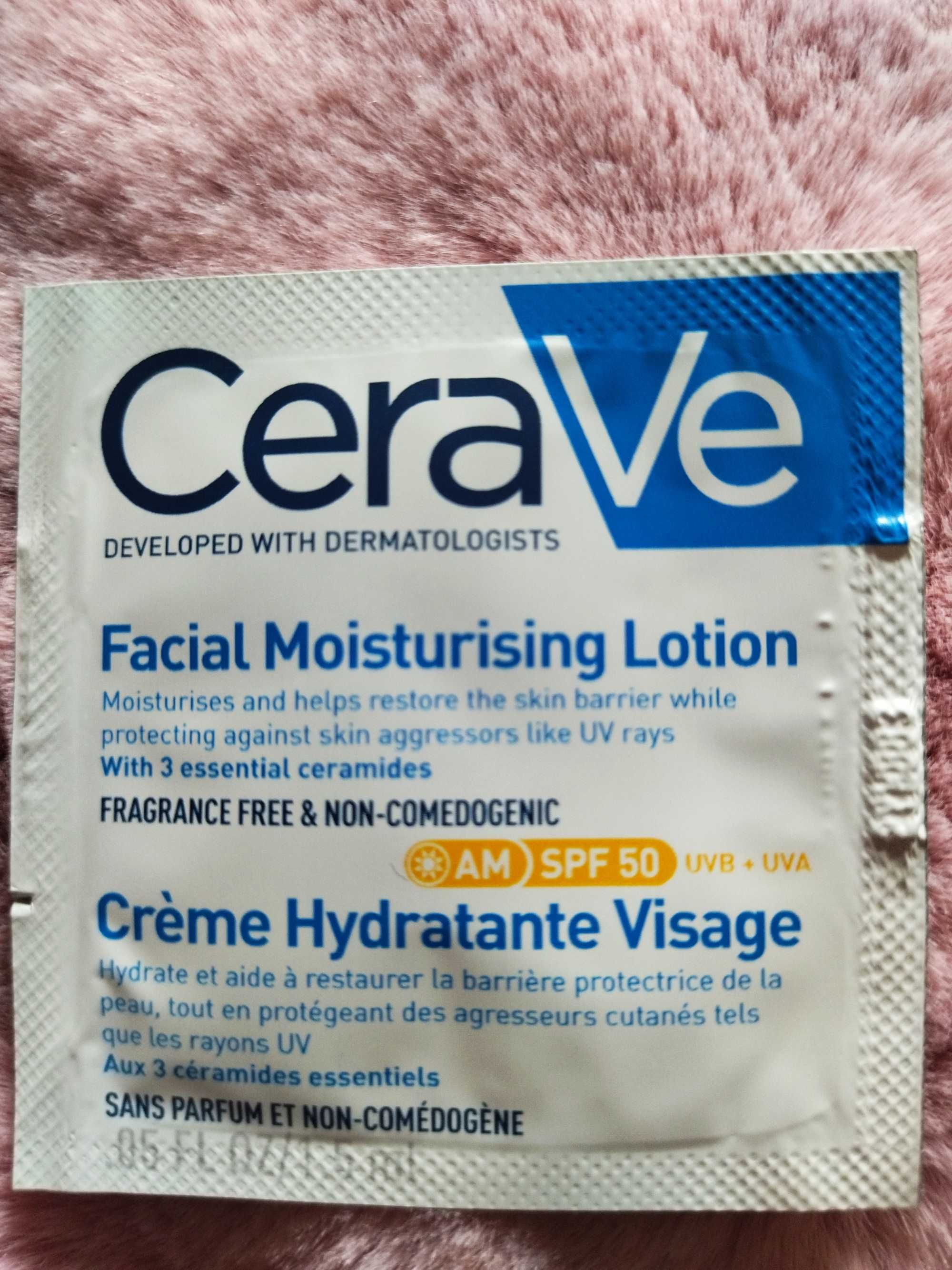 CeraVe, nawilżający krem do twarzy z ceramidami,skóra normalna i sucha