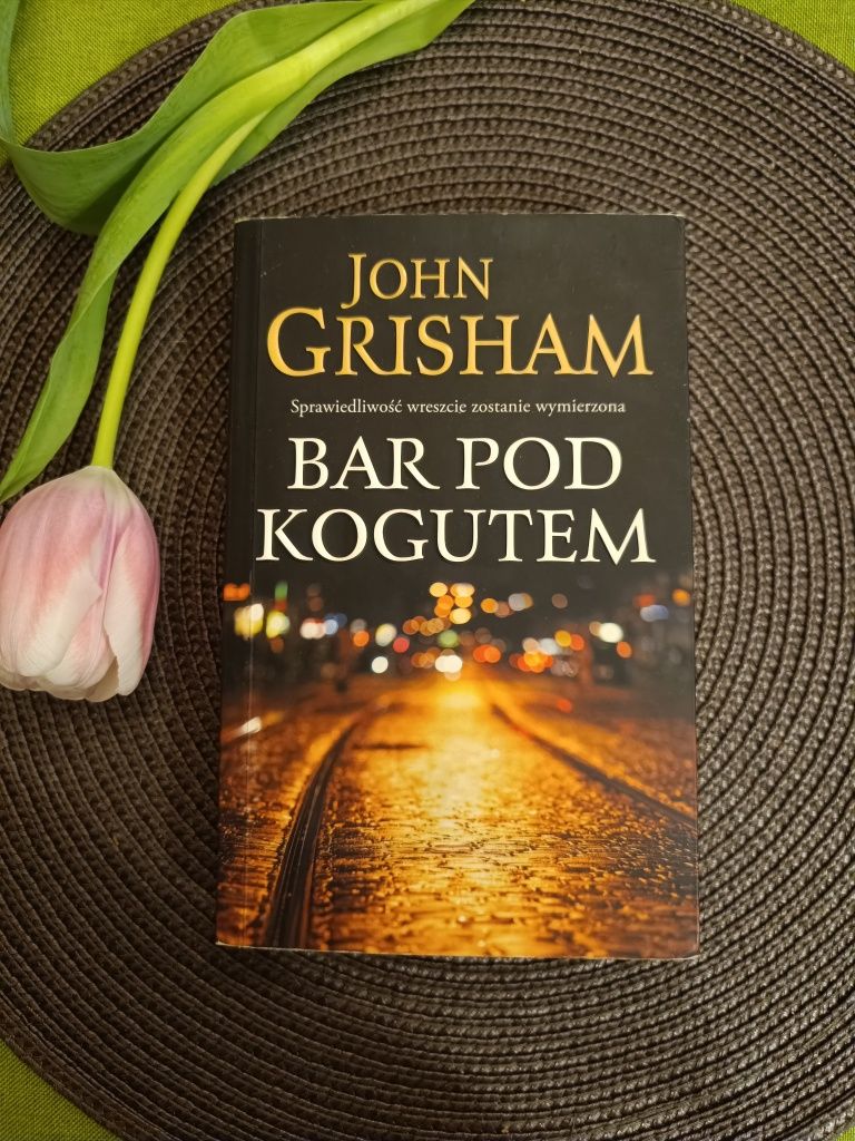 John Grisham Bar pod kogutem