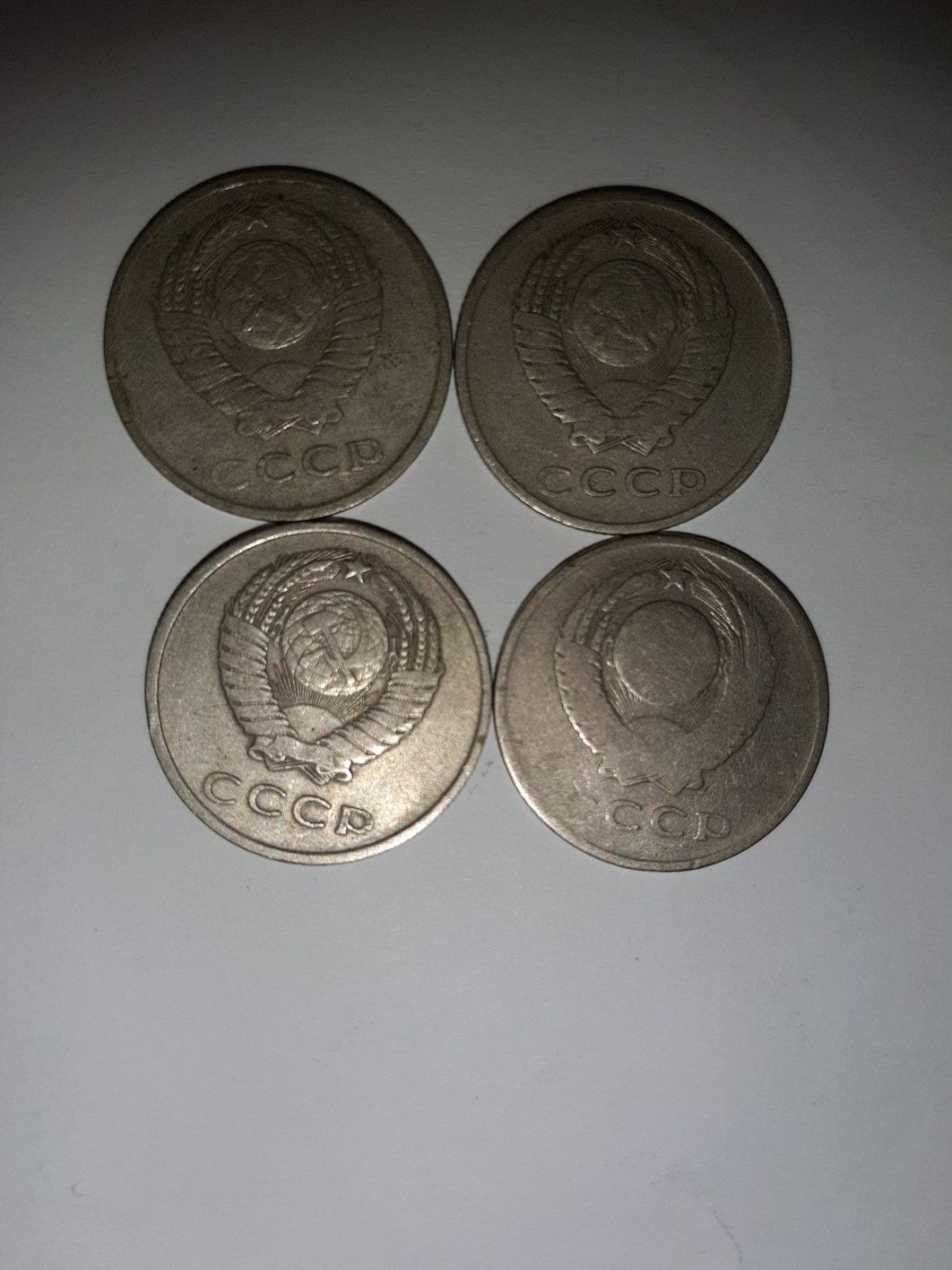 Продам монеты по  20коп