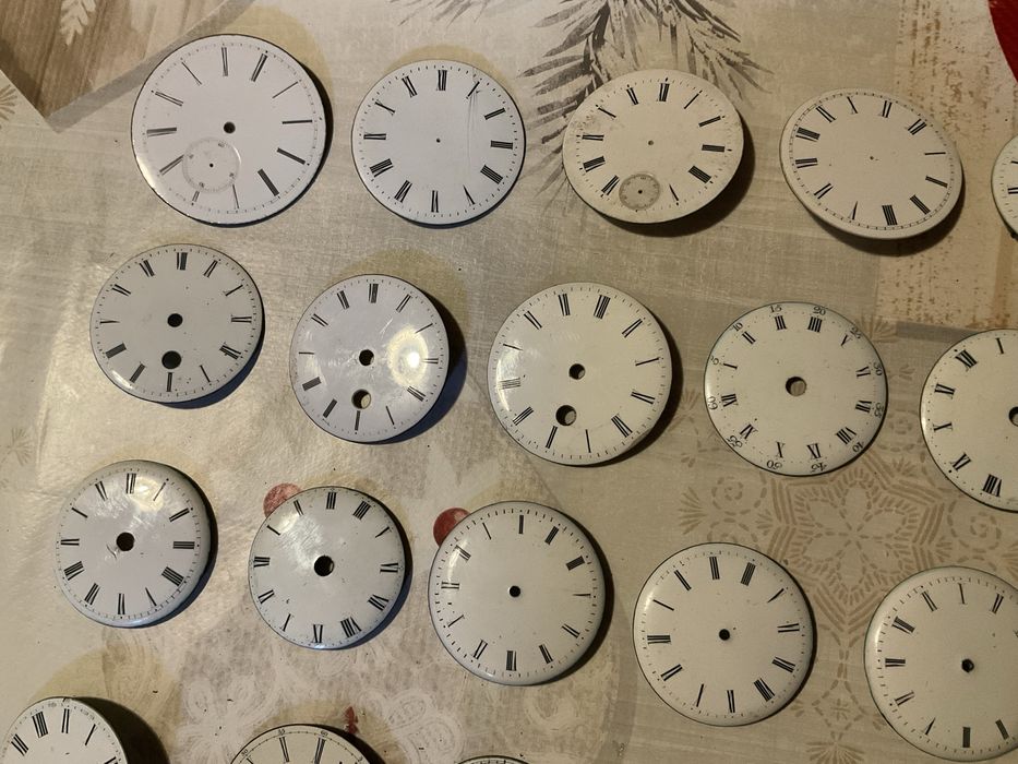 Lote de 42 mostadores para relogios