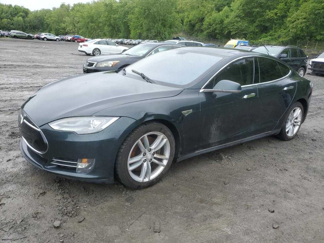 Tesla Model S 2013