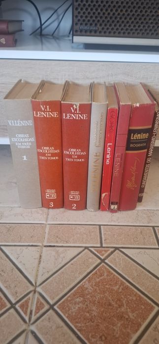 Varios livros de Lenine