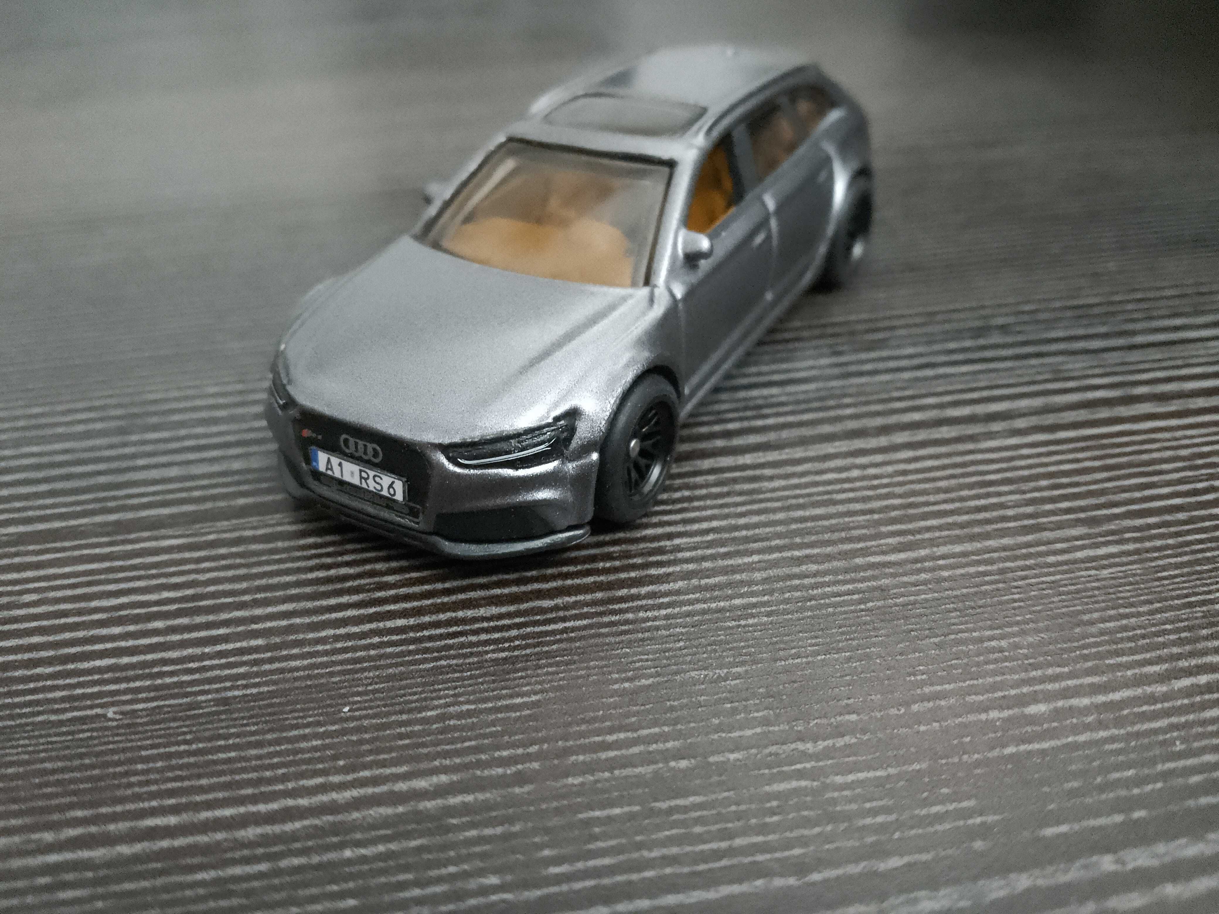 Custom Hot wheels Audi RS 6 Avant.Przerobiony plus zmienione koła.