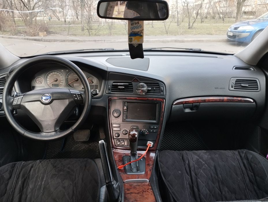 Автомобіль Volvo