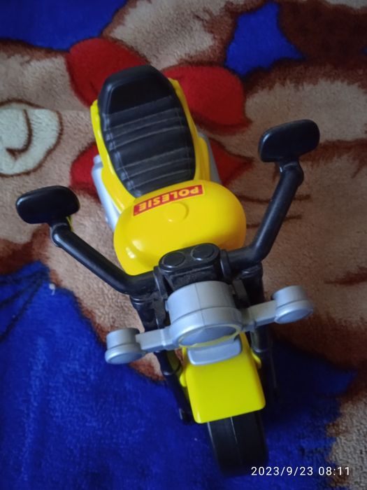 Продам детский мотоцикл, машина.