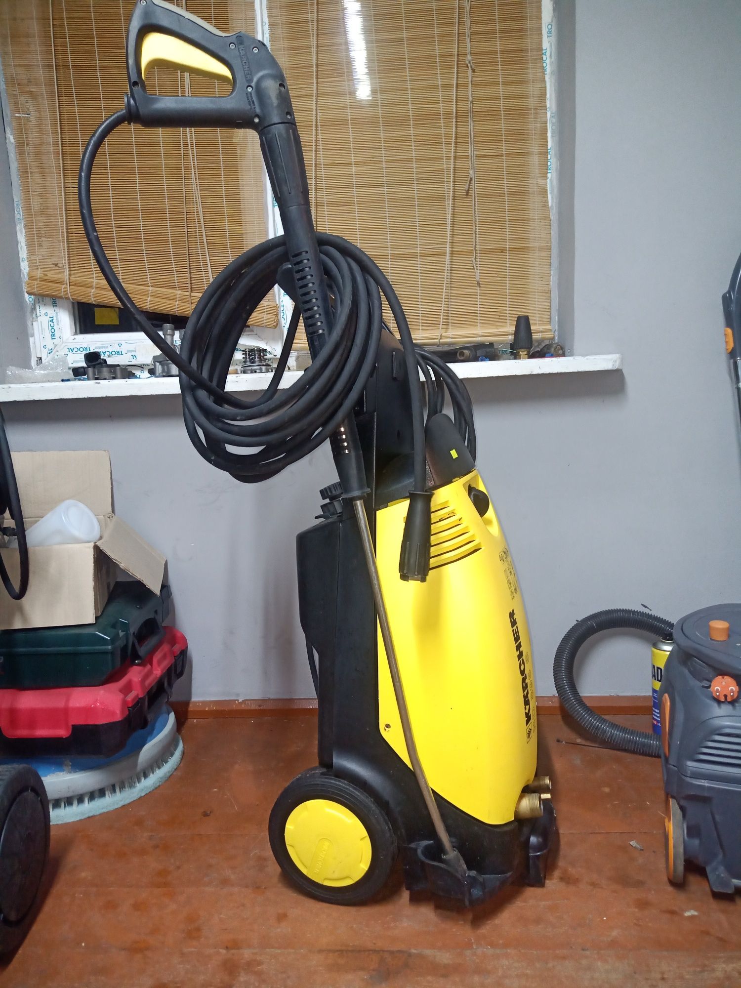 Karcher hd 895s. Керхер. Мойка