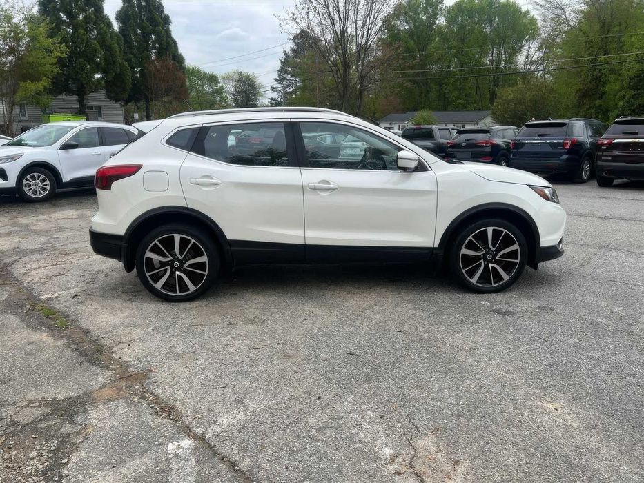 Nissan Rogue Sport SL      2017