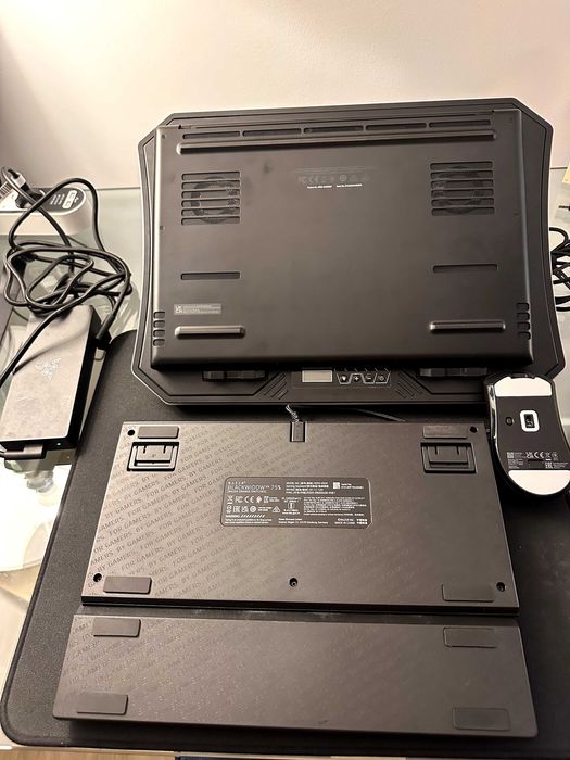 Razer Blade 16 + Keyboard + Mouse + Cooling Platform + Backpack - PACK