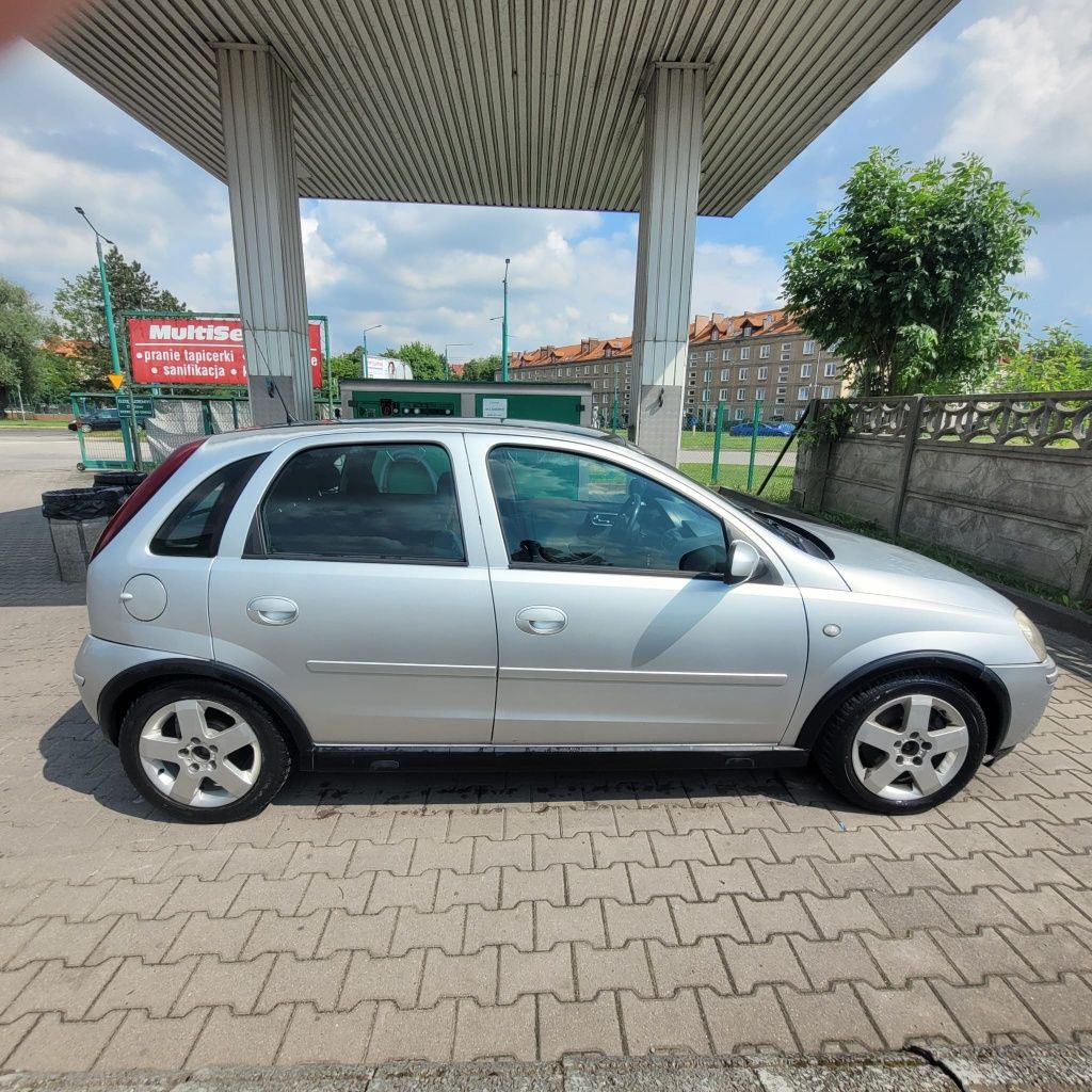 Opel corsa C 2003r