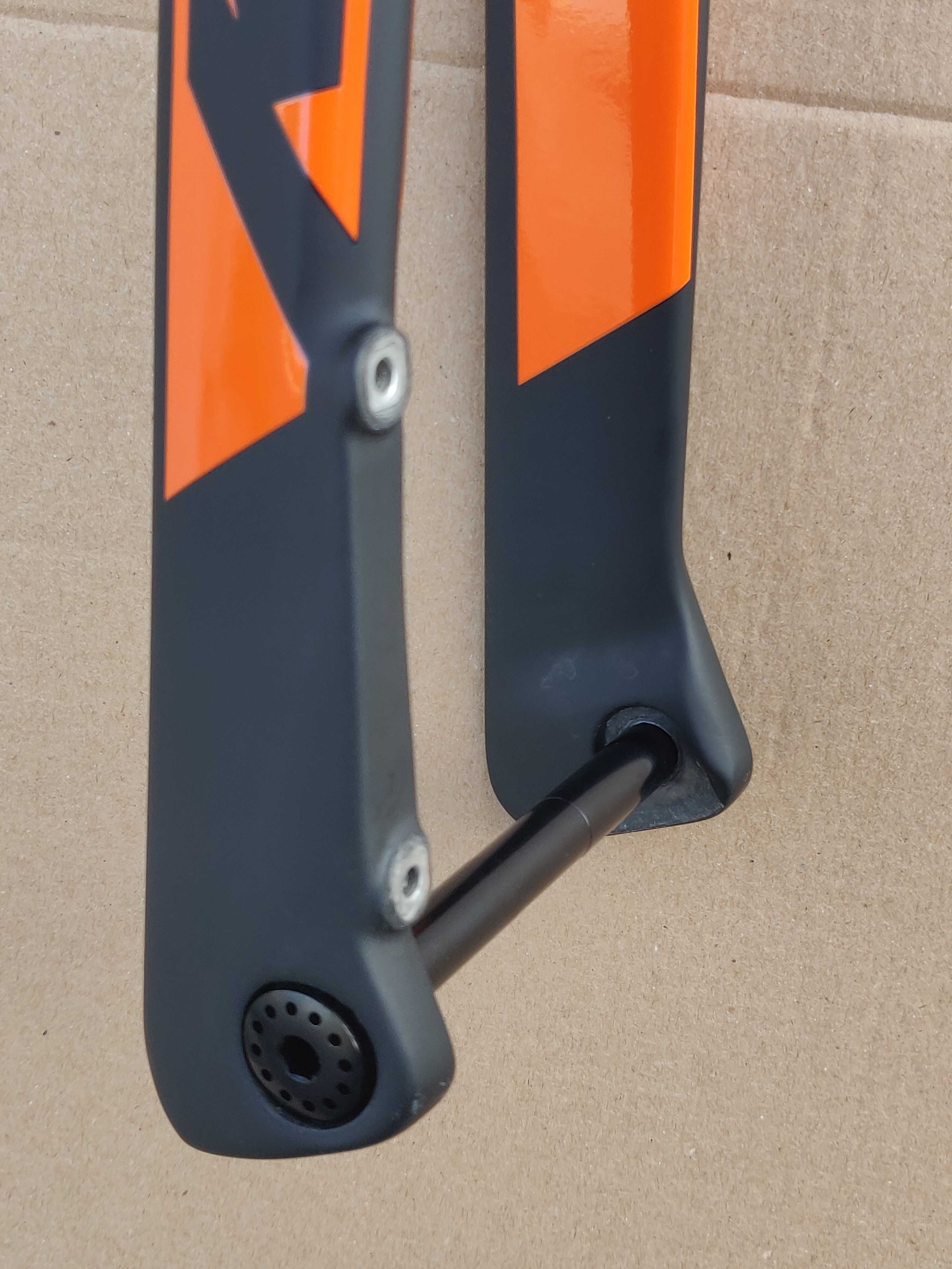 Widelec szosowy KTM carbon, oś 12 mm, disc, nowy F-vat. 033-006