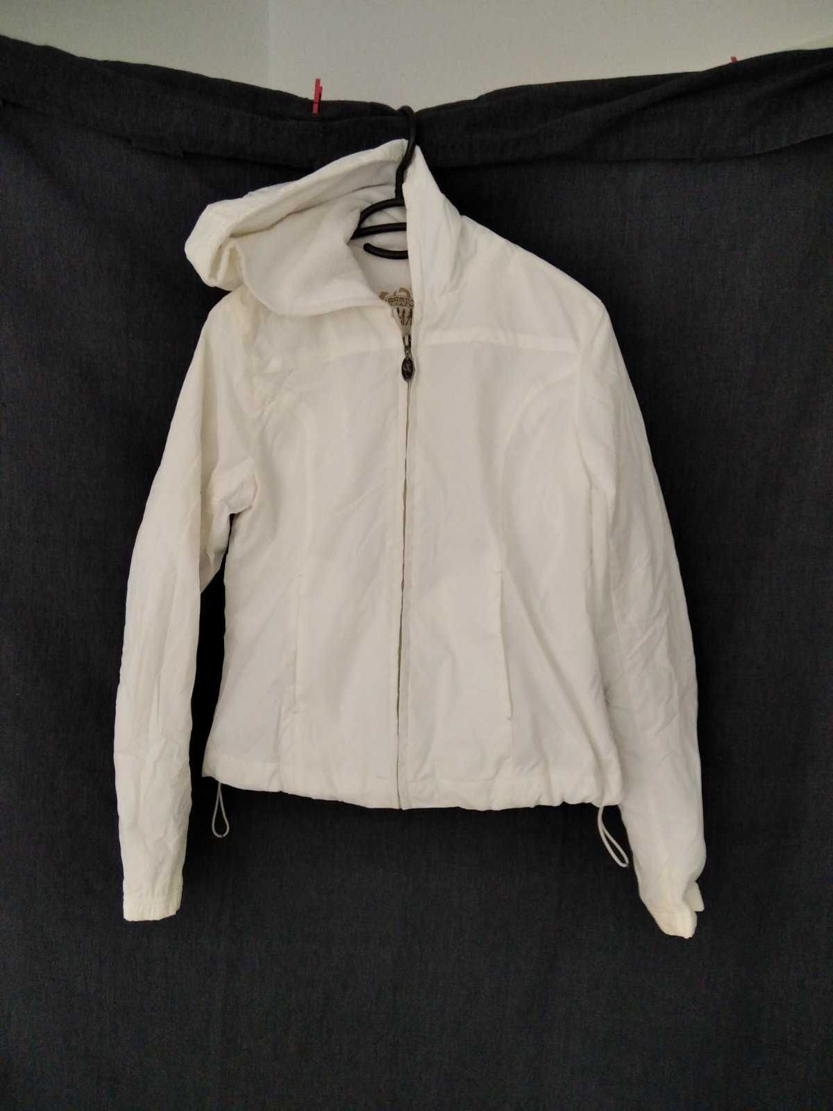 Куртка ветровка белая Terranova