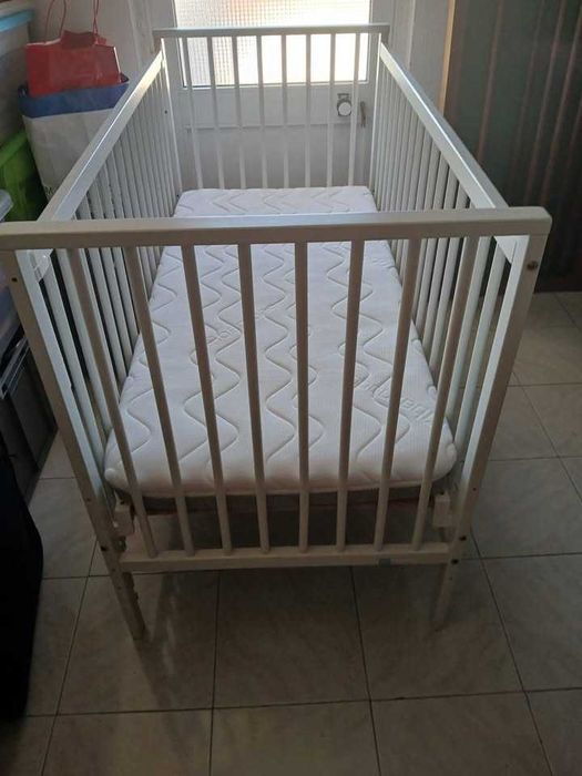 Cama de criança em muito bom estado