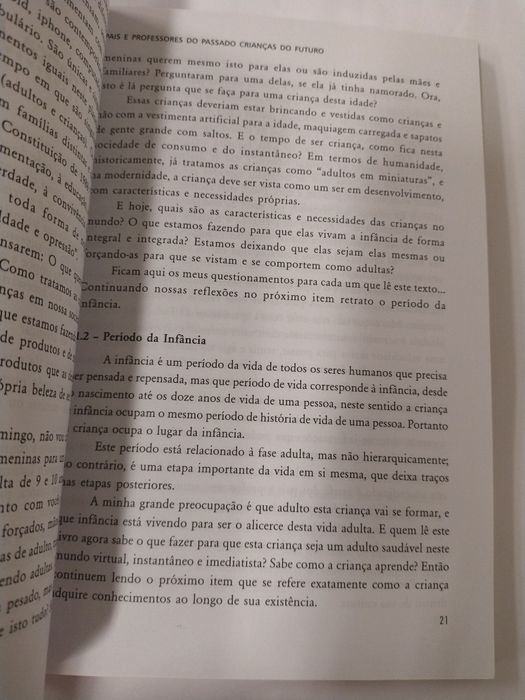 Pais e Professores do Passado Crianças do Futuro