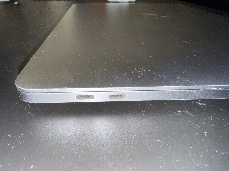 Macbook Pro 13” 2019 a2159, 125gb