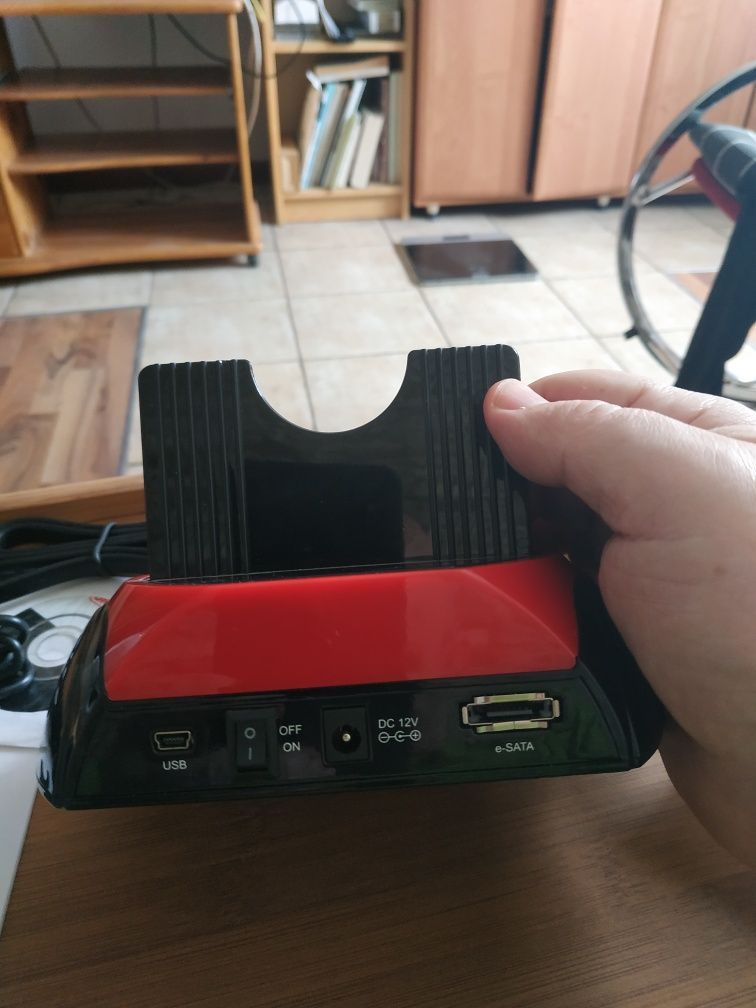Unitek stacja dyskow,czytnik kart msd oraz replikator portów usb