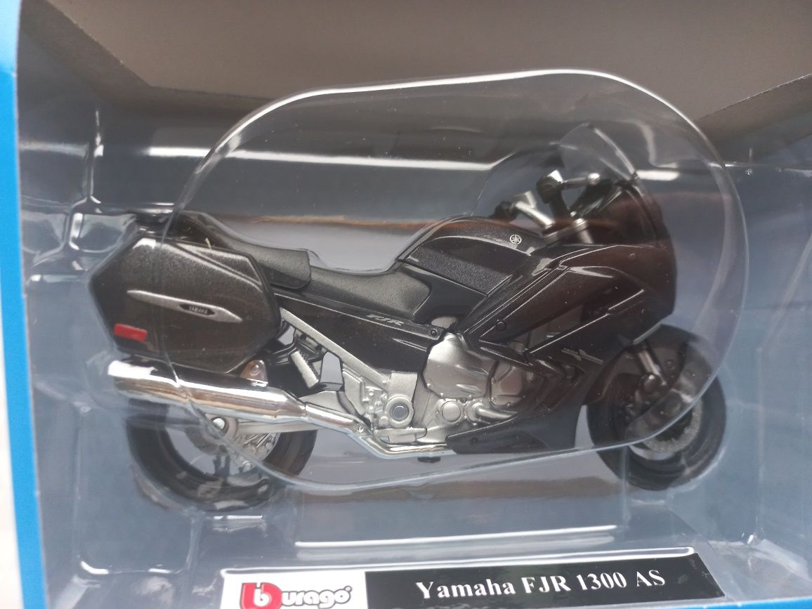 Bburago motor Yamaha FJR 1300 AS, skala 1:18