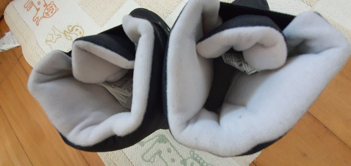 Botas de criança impermeáveis