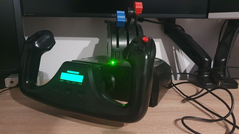 Saitek/Logitech flight yoke wolant joystick