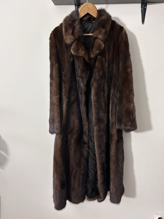 Luksusowe futro z norki SAGA MINK - recznie szyte, eleganckie