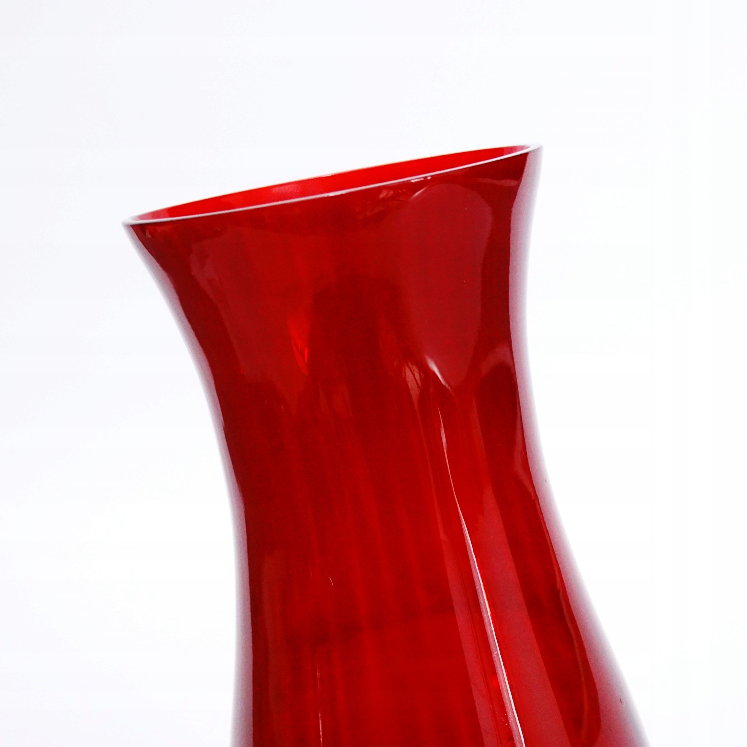 rubinowe szkło piękny stary wazon szklany