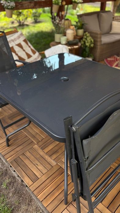 Meble ogrodowe stół krzesła parasol